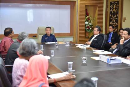 Menteri Pendidikan berjanji untuk hentikan penindasan terhadap pekerja kontrak sekolah