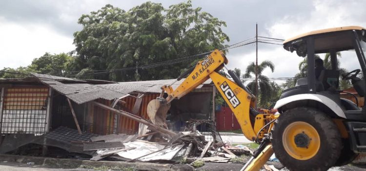 Teruknya Pakatan Harapan! – Komen Arul mengenai perobohan kedai di Kampung Manikam