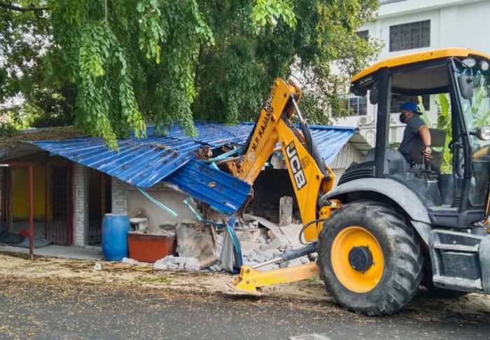 Tiada penjelasan mengenai isu utama dalam kenyataan Exco Kerajaan Negeri Selangor tentang perobohan kedai-kedai di Kampung Manickam
